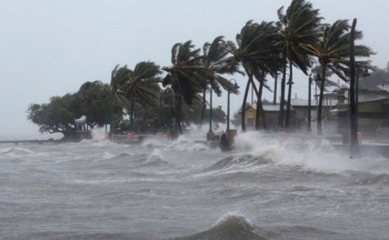 Bão số 5 giật cấp 12 chỉ còn cách đất liền gần 150km