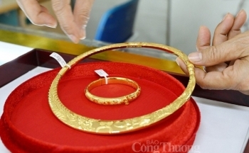 Giá vàng chiều nay 30/11: Vàng bất ngờ lao dốc, “bốc hơi” hơn nửa triệu đồng/lượng