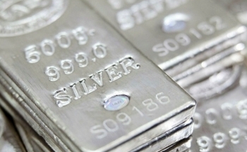 Giá kim loại quý tăng nhờ phát huy vai trò trú ẩn an toàn