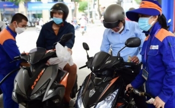 Giá xăng dầu đồng loạt tăng, cao nhất gần 500 đồng/lít: Vì sao?