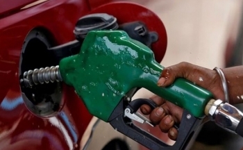 Giá dầu thế giới chiều ngày 25/10: Dầu thế giới suy giảm vì những quan ngại kinh tế