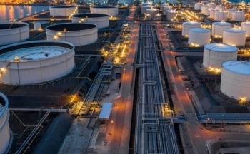 Công suất lọc dầu sơ cấp ngoại tuyến của Mỹ giảm trong tuần 20-27/10