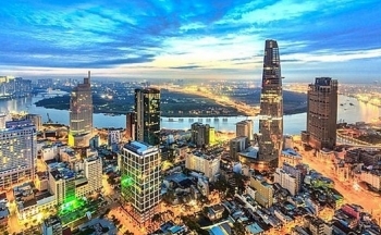 Một năm kinh tế nhiều thách thức, doanh nghiệp lớn suy giảm lợi nhuận