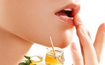 Gợi ý cách chăm sóc môi nẻ khi trời hanh khô