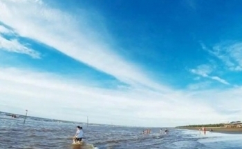 Dự báo thời tiết biển hôm nay 2/11/2023: Có gió mạnh, sóng lớn và mưa dông trên biển