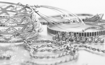 Giá quặng sắt phục hồi nhờ Trung Quốc tuyên bố hỗ trợ nền kinh tế