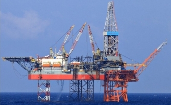 Giá dầu lao dốc gần 6% trong tuần