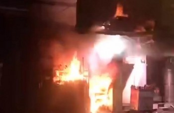 TP. Hồ Chí Minh: Cháy quán trà sữa, vợ chồng chủ quán kịp thoát thân