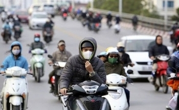 Thời tiết chiều nay 8/11/2023: Bắc Bộ nhiệt độ giảm, Trung Bộ, Nam Bộ mưa dông