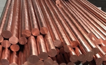 Giá đồng lao dốc hơn 1% do áp lực vĩ mô và cung – cầu