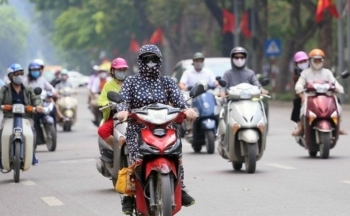 Thời tiết chiều nay 10/11/2023: Bắc Bộ hửng nắng, Nam Bộ mưa dông