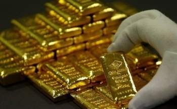 Áp lực vĩ mô gia tăng, nhóm kim loại quý lao dốc mạnh