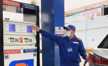 Giá xăng dầu chiều nay đồng loạt giảm mạnh hơn 1.000 đồng/lít: Vì sao?