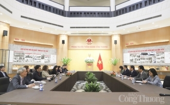 Bộ trưởng Nguyễn Hồng Diên tiếp Phó Chủ tịch Ngân hàng Thế giới khu vực Đông Á - Thái Bình Dương