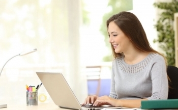 Phương pháp nào giúp mắt khỏe mạnh khi nhìn máy tính quá lâu?