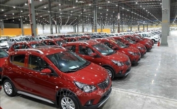 Doanh nghiệp mạnh tay giảm giá, thị trường ô tô Việt Nam vẫn chững lại