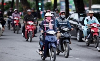 Thời tiết chiều nay 16/11/2023: Miền Trung tiếp tục mưa to, miền Bắc rét tăng cường