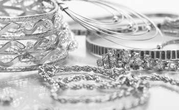 Giá kim loại quý quay đầu giảm, chấm dứt 4 phiên tăng liên tiếp