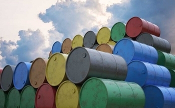 Giá dầu tăng hơn 2% nhờ kỳ vọng OPEC+ cắt giảm thêm sản lượng