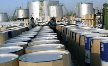 Giá dầu tiếp tục suy yếu sau khi OPEC+ trì hoãn cuộc họp chính sách