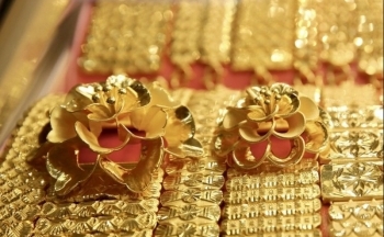 Giá kim loại quý được hưởng lợi do đồng USD suy yếu