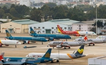 Ghế trống còn nhiều, vì sao giá vé máy bay dịp Tết vẫn cao ngất?