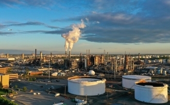 Giá dầu có thể biến động giằng co trước thềm họp OPEC+