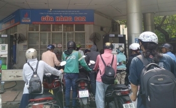 Giá xăng dầu hôm nay ngày 28/11/2023: Giá dầu thế giới bất ngờ lao dốc