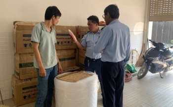 TP. Hồ Chí Minh: Xử phạt cơ sở kinh doanh không có đăng ký và buộc tiêu hủy hàng hóa nhập lậu