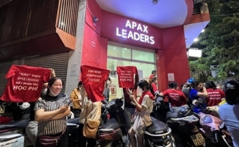 Apax Holdings bị hủy niêm yết, người dân có đòi được tiền?