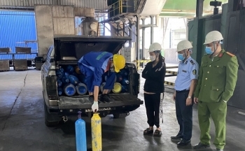 Bắc Ninh: Xử phạt 60 triệu đồng, buộc tiêu hủy hơn 400 kg khí cười