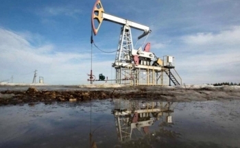 Giá dầu tiếp tục giảm khi thị trường hoài nghi về chính sách của OPEC+