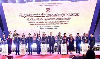 Thưởng thức nhiều món ngon tại Lễ hội Văn hóa Ẩm thực Hà Nội năm 2023