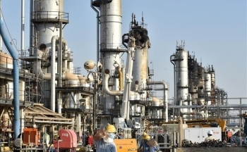 Saudi Arabia giảm giá bán dầu thô sang châu Á