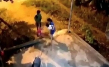 Thanh Hóa: Khởi tố người cha bạo hành con gái rạn xương vai