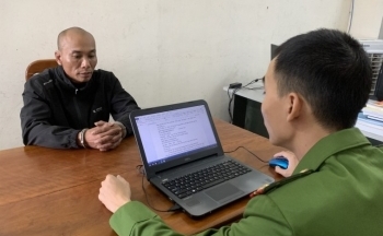 Quảng Trị: Bắt đối tượng điều khiển xe mô tô chở 12.000 viên ma túy tổng hợp