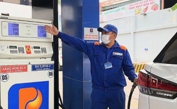 Giá dầu thế giới vọt tăng