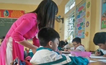 Vụ học sinh dọa nạt cô giáo: Nhiều giáo viên lo lắng, ngẫm về chuyện nghề