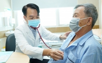 Đề xuất quy định gỡ khó cho người bệnh bảo hiểm y tế phải mua thuốc ngoài