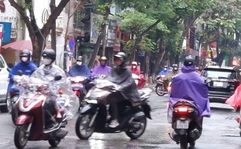 Dự báo thời tiết Hà Nội hôm nay 11/12/2023: Hà Nội đêm và sáng mưa nhỏ, trưa chiều hửng nắng, trời lạnh