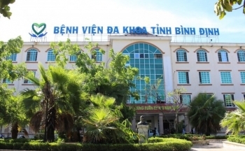 Bình Định: Pin đèn phát nổ, bé trai bị đa chấn thương