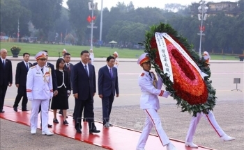 Tổng Bí thư, Chủ tịch nước Trung Quốc Tập Cận Bình vào Lăng viếng Chủ tịch Hồ Chí Minh