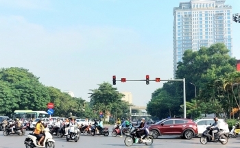 Dự báo thời tiết Hà Nội hôm nay 15/12/2023: Hà Nội sáng nhiều mây, nắng đến 30 độ trước khi chuyển rét