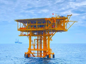 Tận thu dầu khí: Hiệu quả của giàn đầu giếng cỡ nhỏ