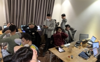 Hà Nội: Công an đột kích ổ nhóm lừa đảo bán vé máy bay, bắt hàng chục đối tượng