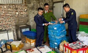 Cao Bằng: Phát hiện cơ sở livestream bán thực phẩm không rõ nguồn gốc