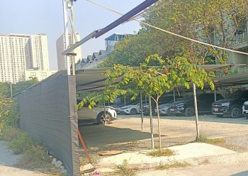 Chính quyền xã An Khánh có bất lực trước bãi xe trái phép trên khu đất dịch vụ?