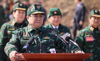 Thủ tướng Phạm Minh Chính dự diễn tập chiến thuật có bắn đạn thật của Quân đoàn 12