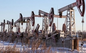 Thị trường nông sản chia hai nửa xanh đỏ, giá dầu thô suy yếu