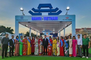 Hà Nội xúc tiến thương mại tại Hội chợ That Luang (Lào)